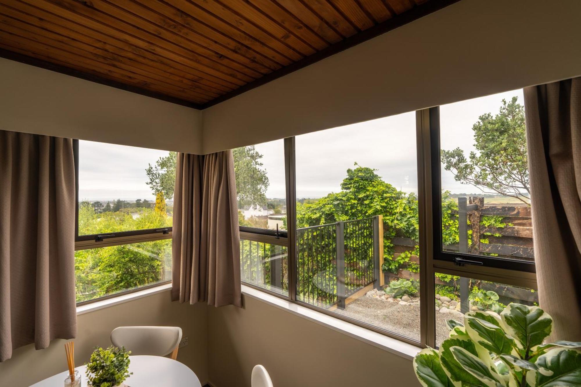 Cosy Unit With Incredible Views & Sky Tv Villa Whanganui Buitenkant foto